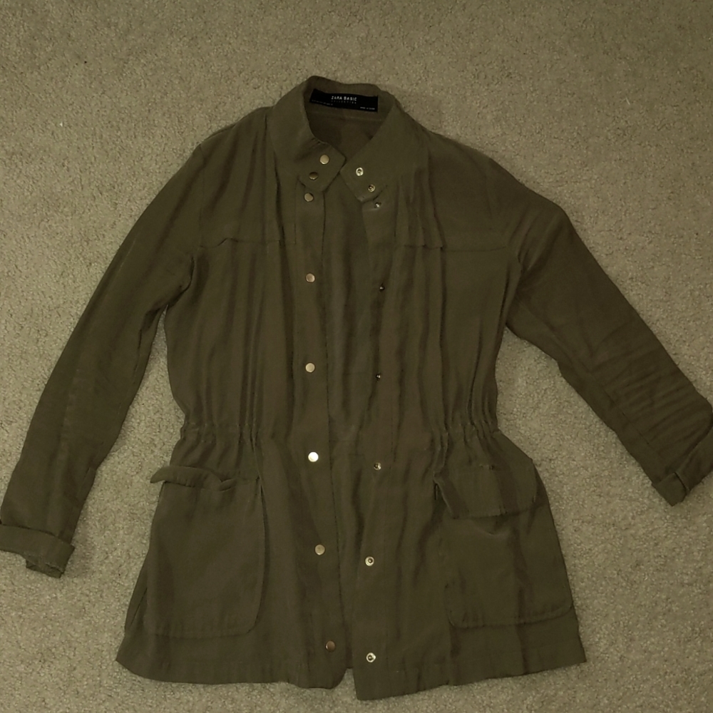 Green coat. Size S.